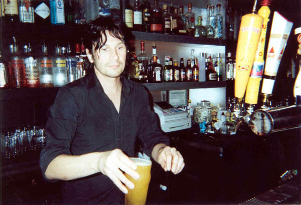 AA002
