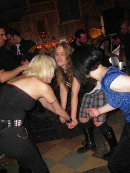 BOOGIE DOWN!
