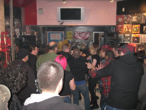 An old-fashioned, foot-stomping mosh pit!