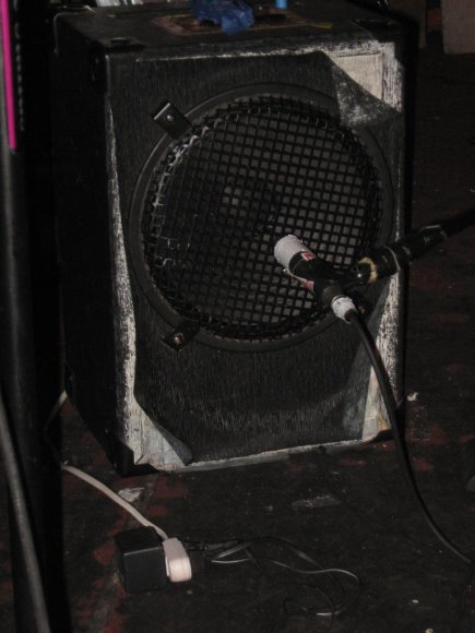 THERLIN's homemade amp.