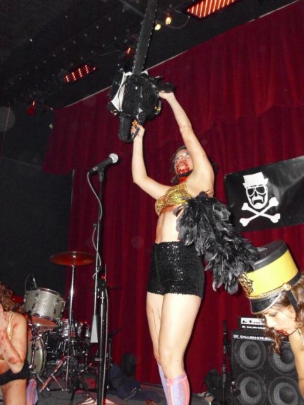 The chainsaw rules.