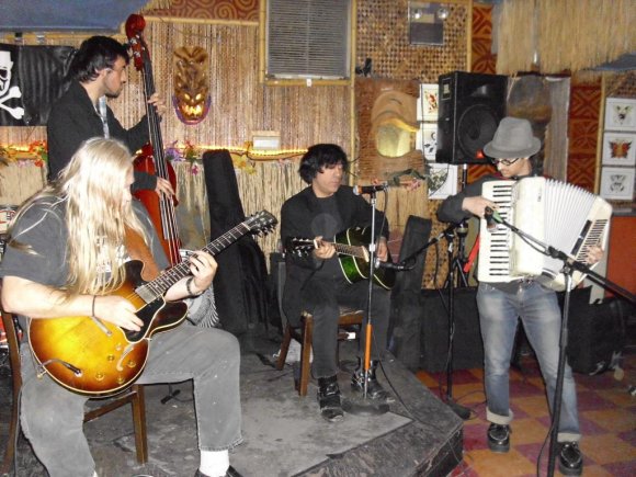 MATT brings his accordion to THE "SOFA KING" WILDE JAM.