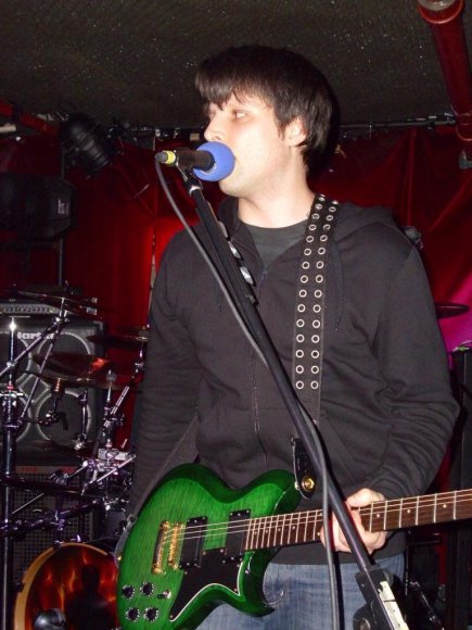 ODD MAN IN/JOE