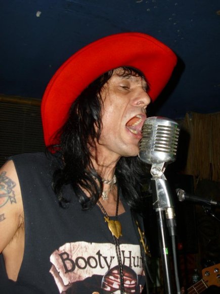LOVE PIRATES/GASS WILD