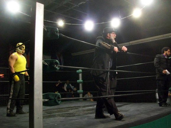 MANSLAUGHTER's replacement, MOE SEXTON, arrives and TIBERIUS and Mr. WOOD are surprised!