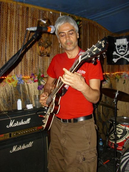 REMY LaROQUE (former BLACK FLAMINGO) joins FLACK BLAMINGO for a few tunes.