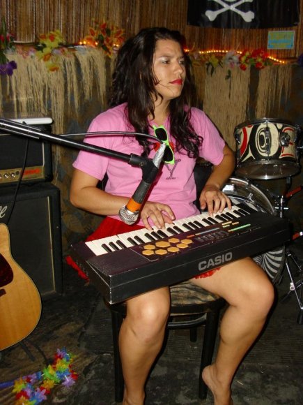 NOEL also tinkles the keys.