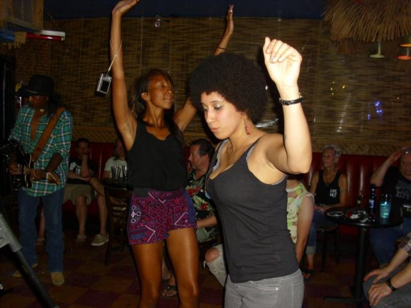 GENIKA and LLUVIA, still dancing!