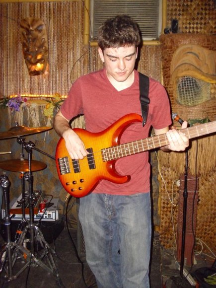 EARTH HOUND/KEVIN