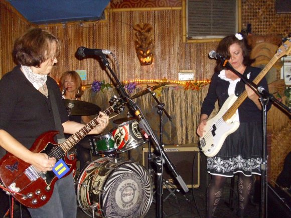 CANDY APPLE/MYQUI, LAUREN and SUSIE