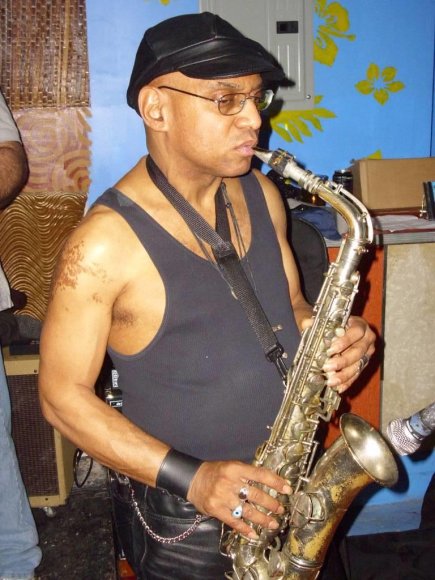 PURPLE HEARTS/CHUCK "RAVEN" HANCOCK (MURPHY's LAW) in his 3rd band of the night!