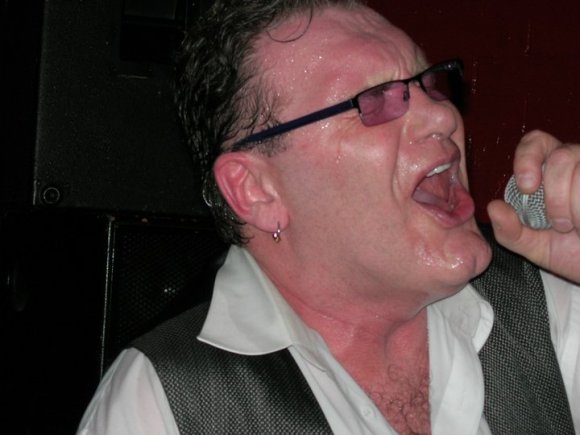 JOE KELLY belting out a tune!