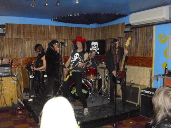 LOVE PIRATES/FUZZ, ANDROID, GASS, MIKE and ROB