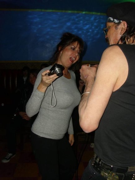 LESLEY dancing with ANDOID