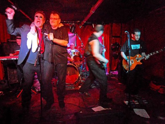 ED X. YOUNG joins BUDDY LOVE on stage for a few songs.