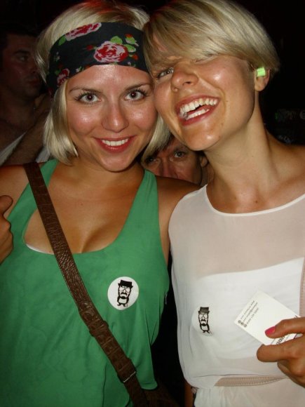 The Finnish girls wear their FRANK WOOD stickers, modestly!