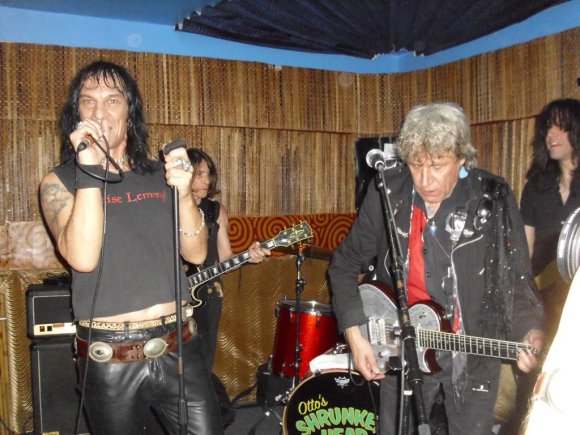 FUZZ and JOHNNY (Original LIGHTNING RAIDERS) together for the first time on stage in 29 years!