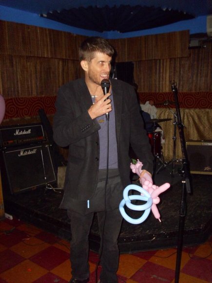"THE GENTLEMAN SCUMBAG"- JOHN MURDOCK, creator of obscene balloon figures!