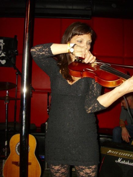 SUSAN MITCHELL joined KENN for a song he wrote for this night!