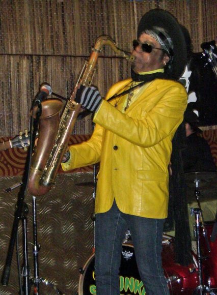 BUDDY BOWZER