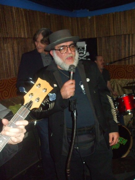 FRANK WOOD & HIS NYC ALL-STARS BAND/FRANK WOOD with DAVID and MIKE in the background