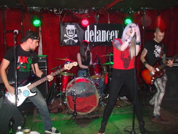 MINOR CUTS/RYAN, BREE, ALYSSON and DAVE