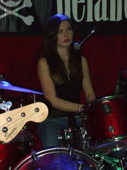 MINOR CUTS/BREE NIXON