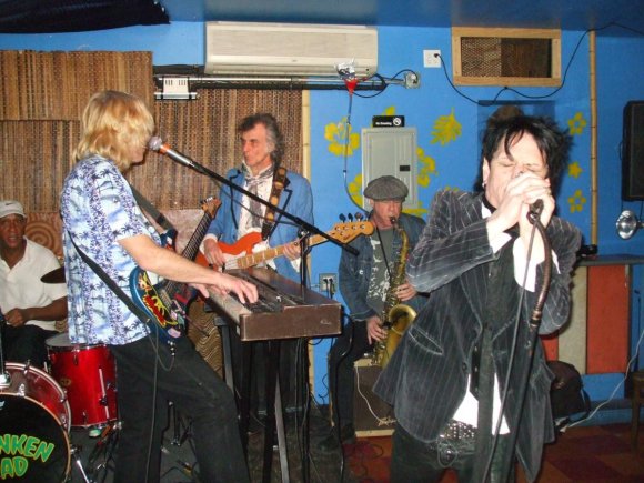 STUMBLEBUNNY were also joined by DANNY BIONDO (DANNY's DEVIL's BLUES, THE SLAGS and...) for one song!