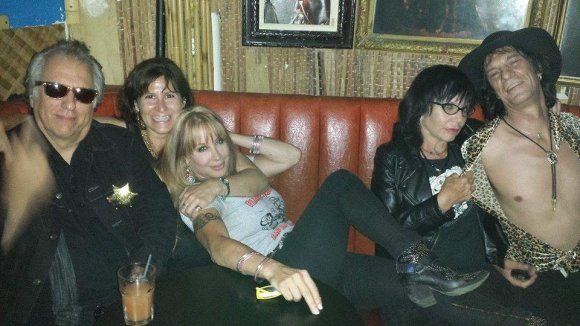 JOE, MELISSA ANDREWS, CYNDI, PUMA and GASS are getting wild in the back!