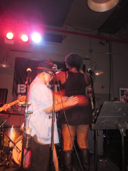 FRANK playing CYD's butt!