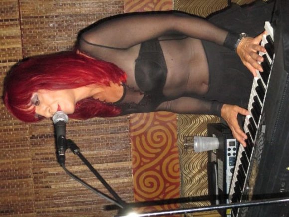 THE JYNX & DINO SHOW/JYNX LYNX (BOMBSHELL and...)