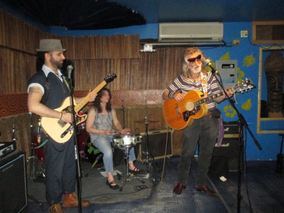 J. SANTI (JOHNNY &N THE BOOTLEGS) joins JEANNE and RICK during THE "SOFA KING" WILDE JAM!
